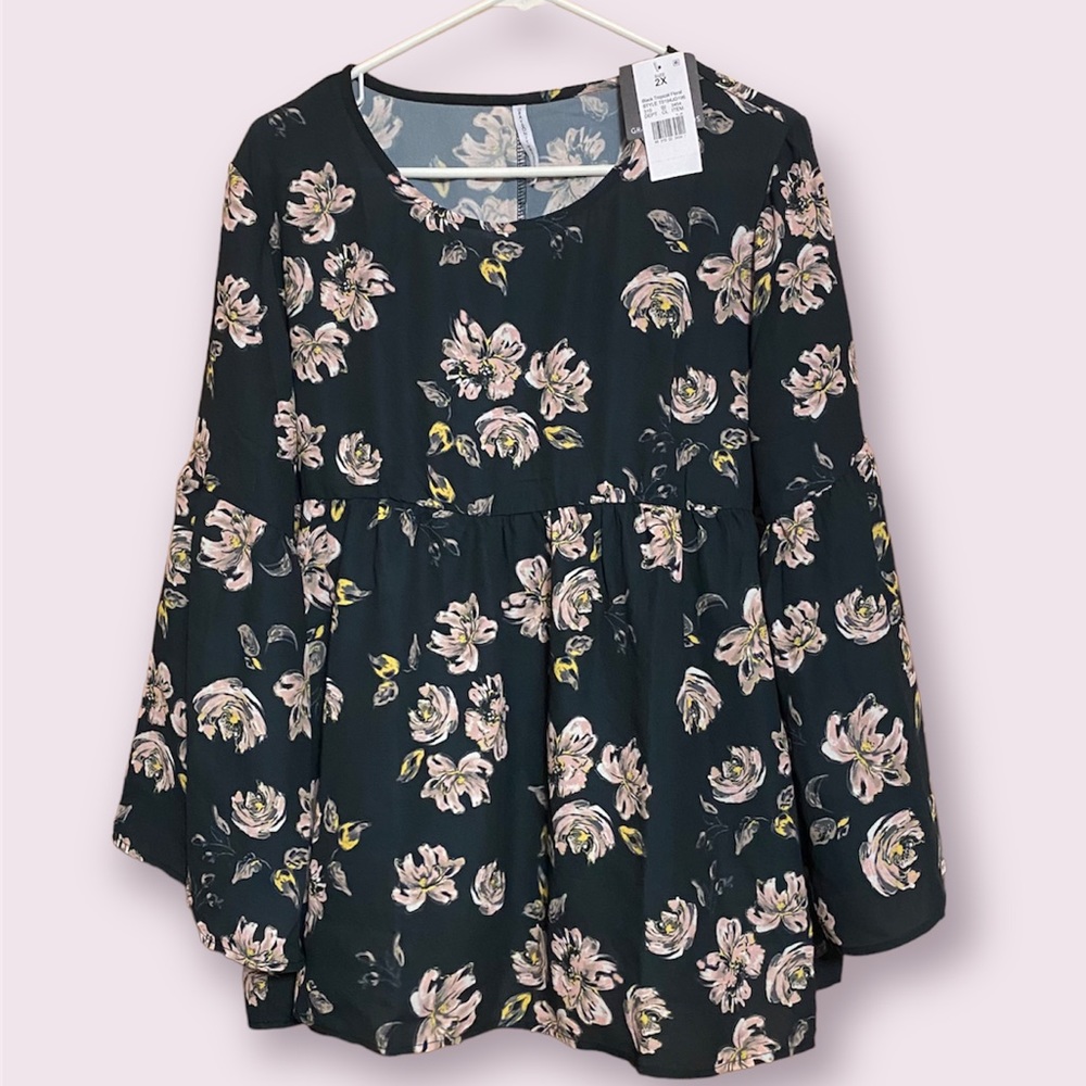 Grayson Threads EUC Floral Blouse, Flutter Sleeves